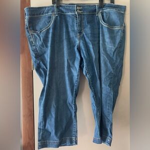 Woman’s plus size 24 Levi capris Jean